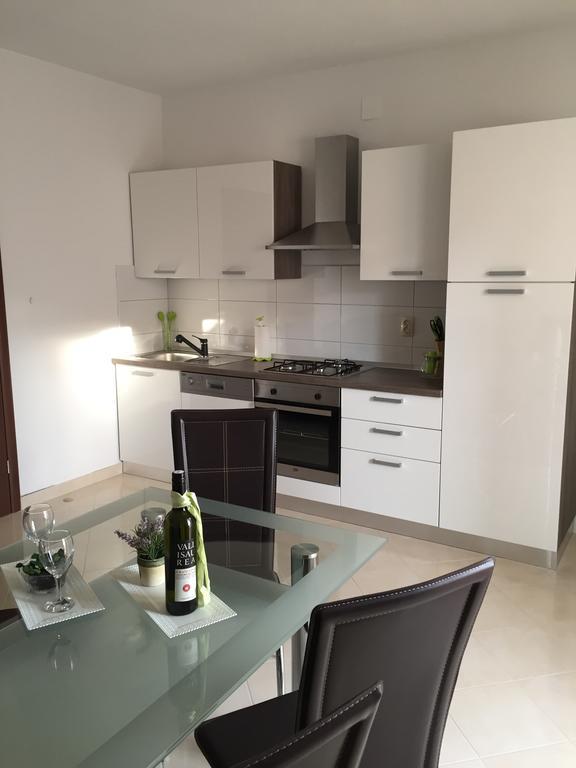 Apartment Ive Трогир Стая снимка