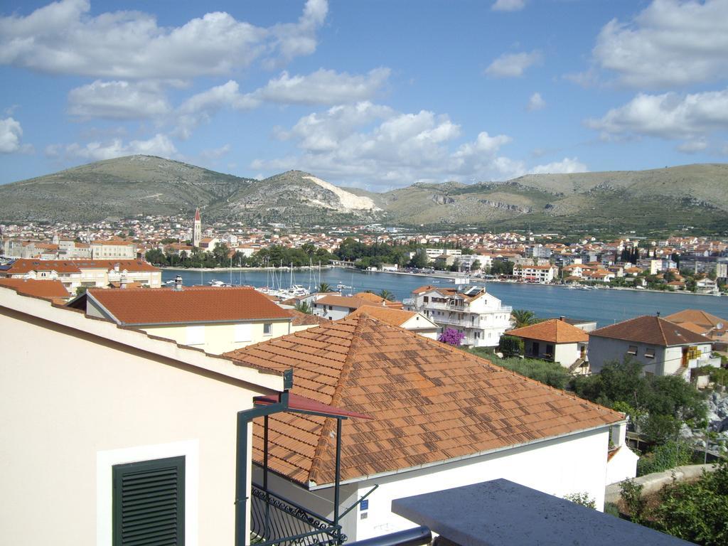 Apartment Ive Трогир Екстериор снимка