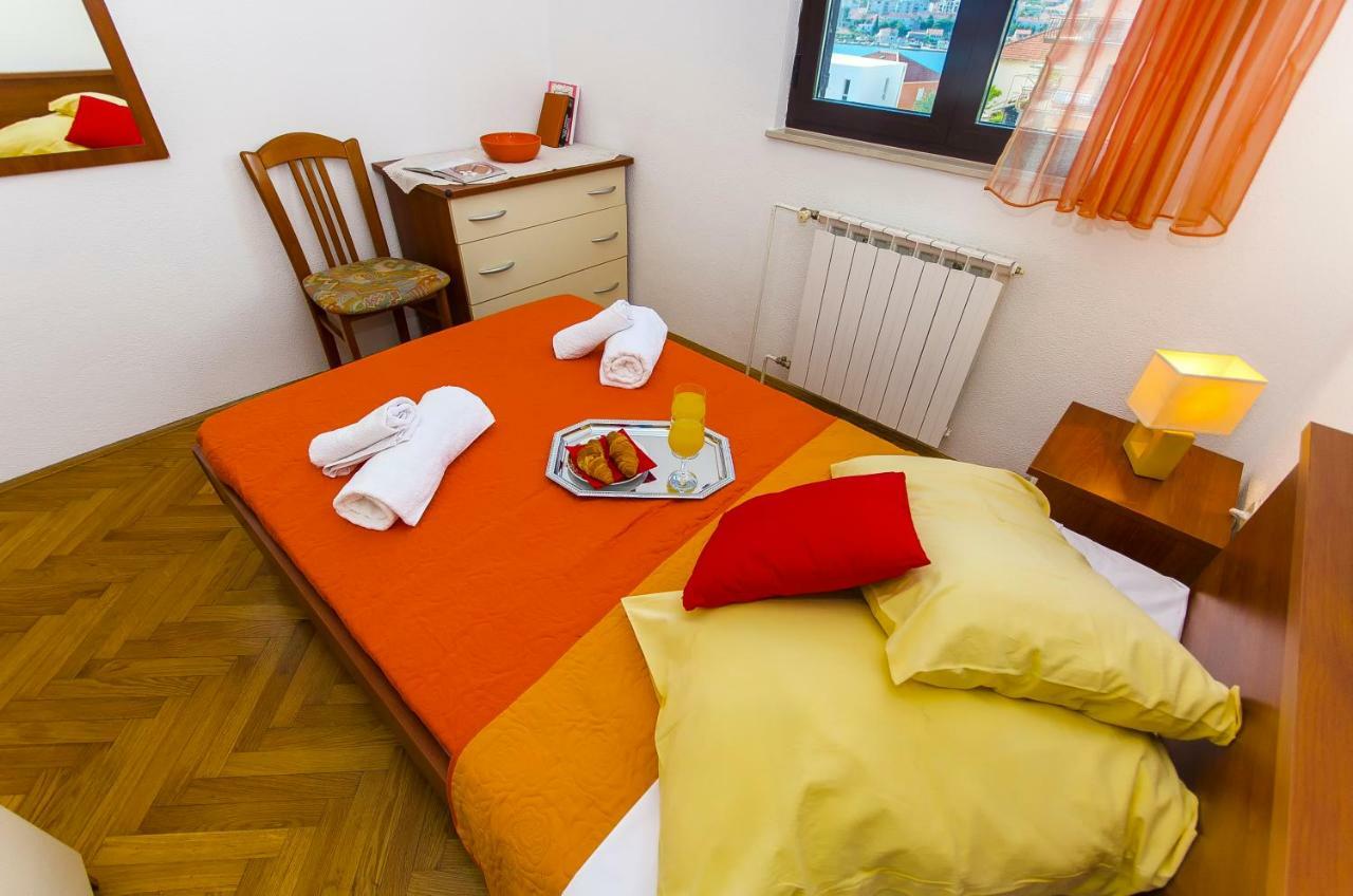 Apartment Ive Трогир Екстериор снимка