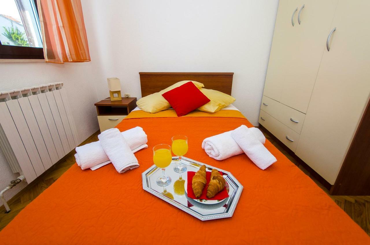 Apartment Ive Трогир Екстериор снимка