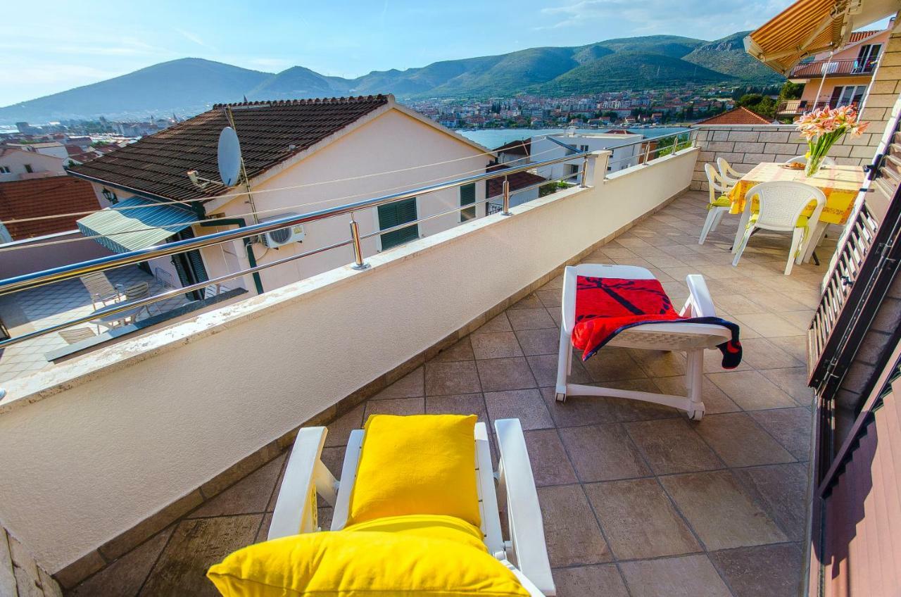 Apartment Ive Трогир Екстериор снимка