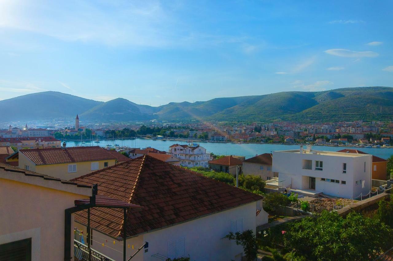 Apartment Ive Трогир Екстериор снимка