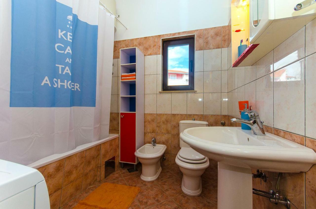 Apartment Ive Трогир Екстериор снимка