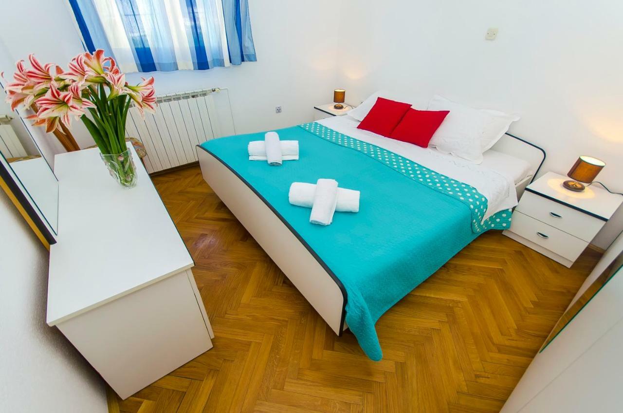 Apartment Ive Трогир Екстериор снимка
