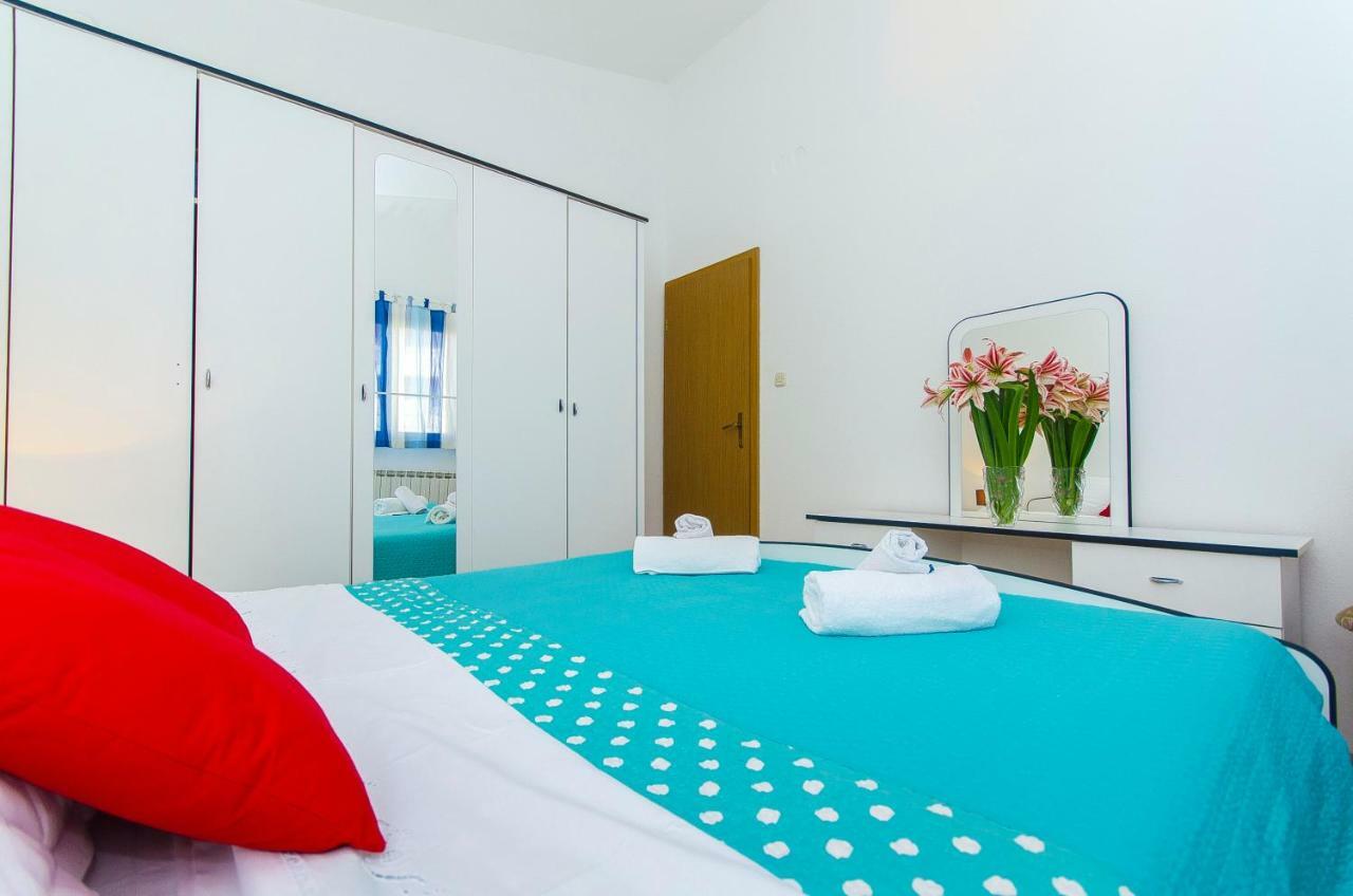 Apartment Ive Трогир Екстериор снимка