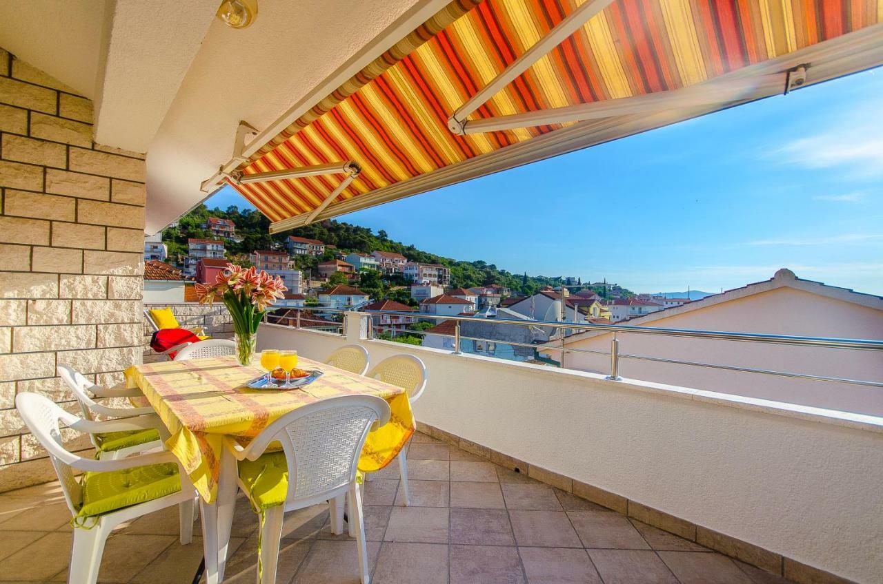 Apartment Ive Трогир Екстериор снимка