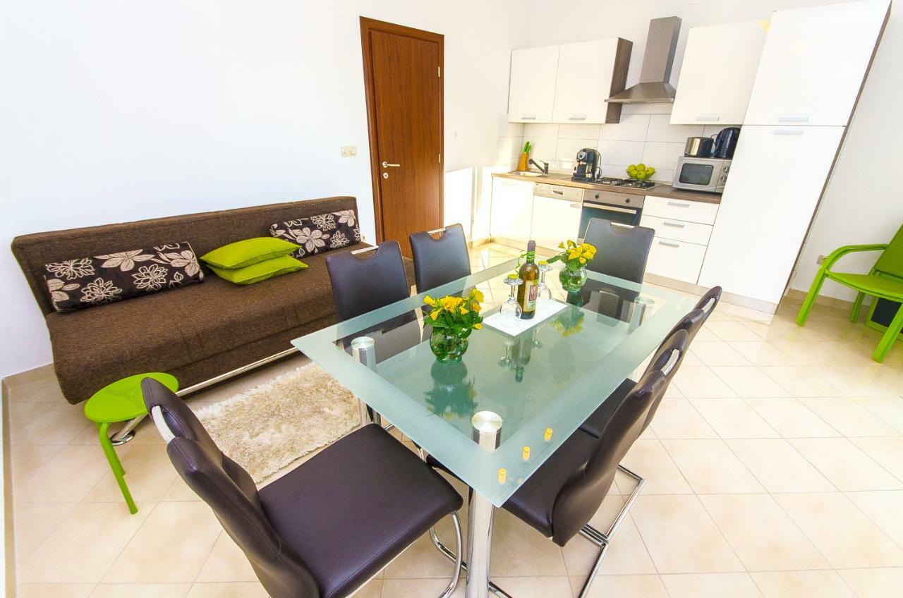 Apartment Ive Трогир Екстериор снимка