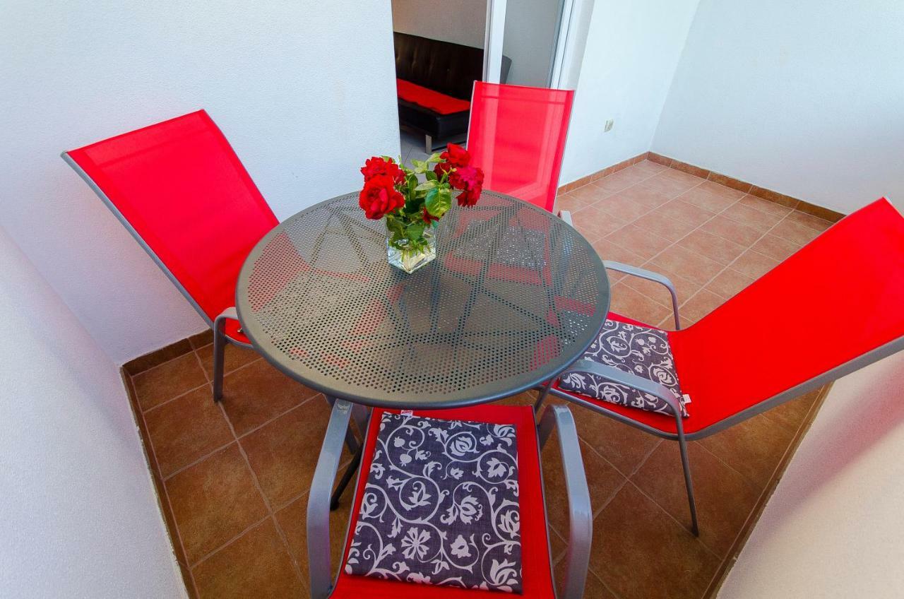 Apartment Ive Трогир Екстериор снимка