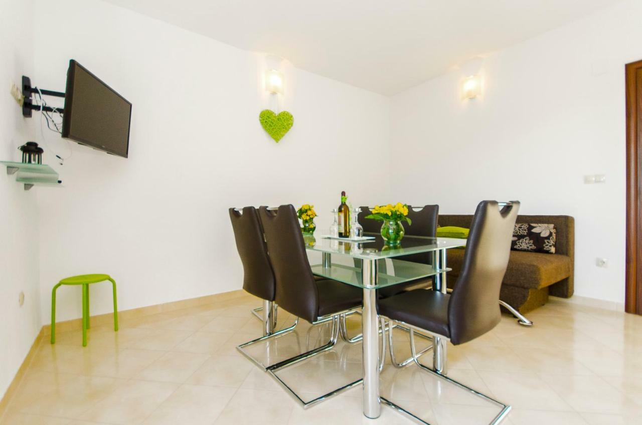 Apartment Ive Трогир Екстериор снимка