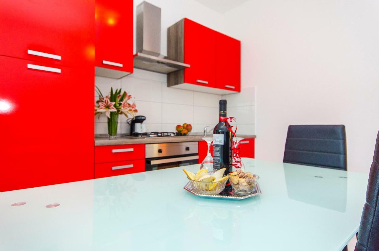 Apartment Ive Трогир Екстериор снимка