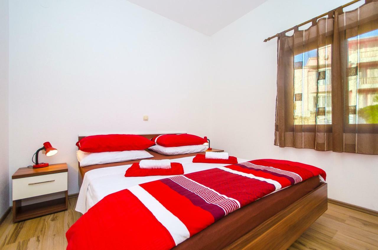 Apartment Ive Трогир Екстериор снимка