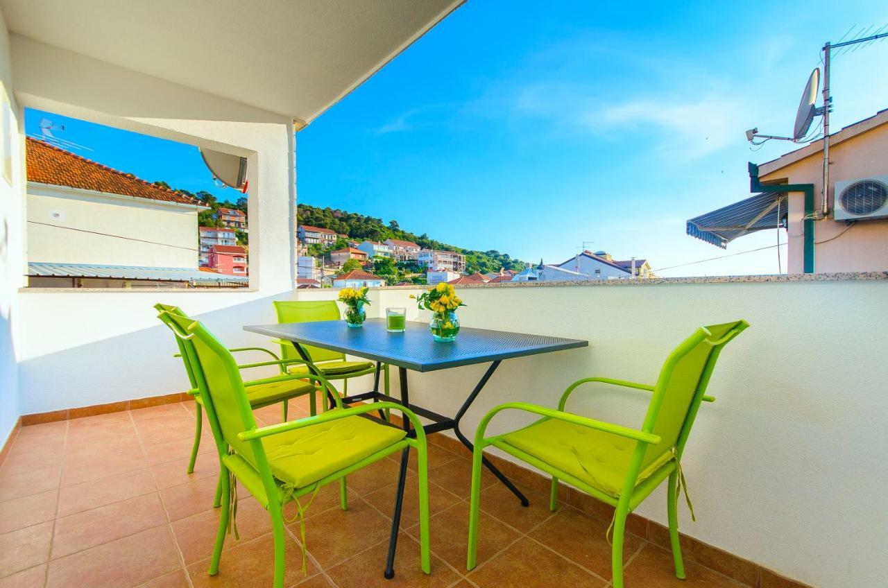 Apartment Ive Трогир Екстериор снимка