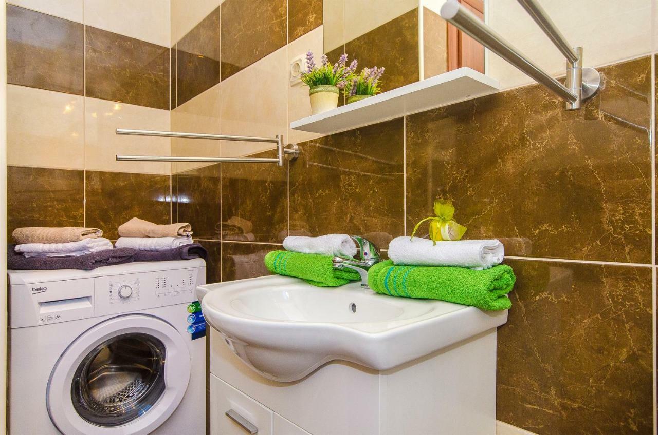 Apartment Ive Трогир Екстериор снимка