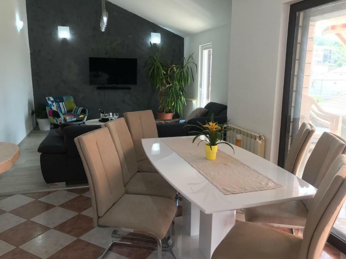Apartment Ive Трогир Екстериор снимка