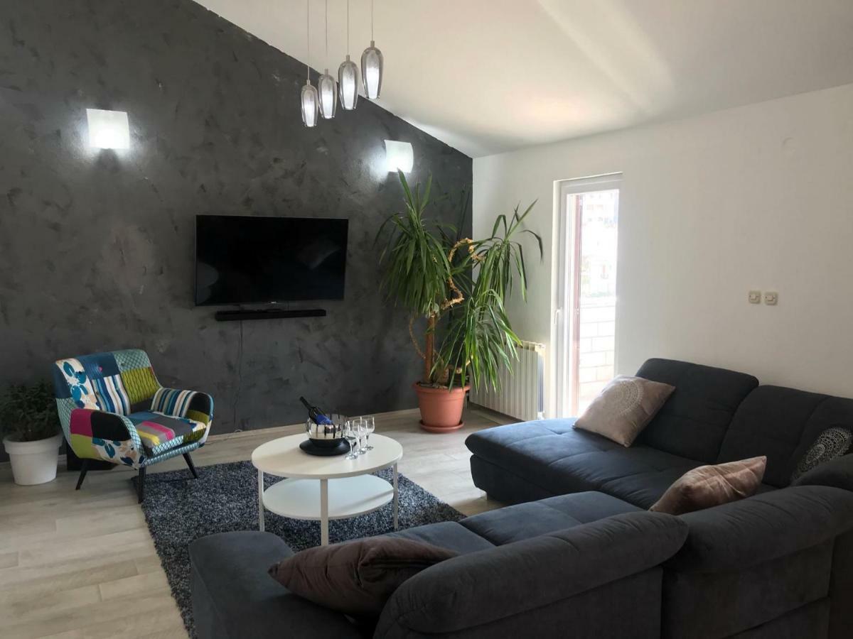 Apartment Ive Трогир Екстериор снимка